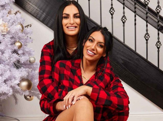 全国放送でレズビアンであることを公表、WWE人気プロレスラーが心境語る