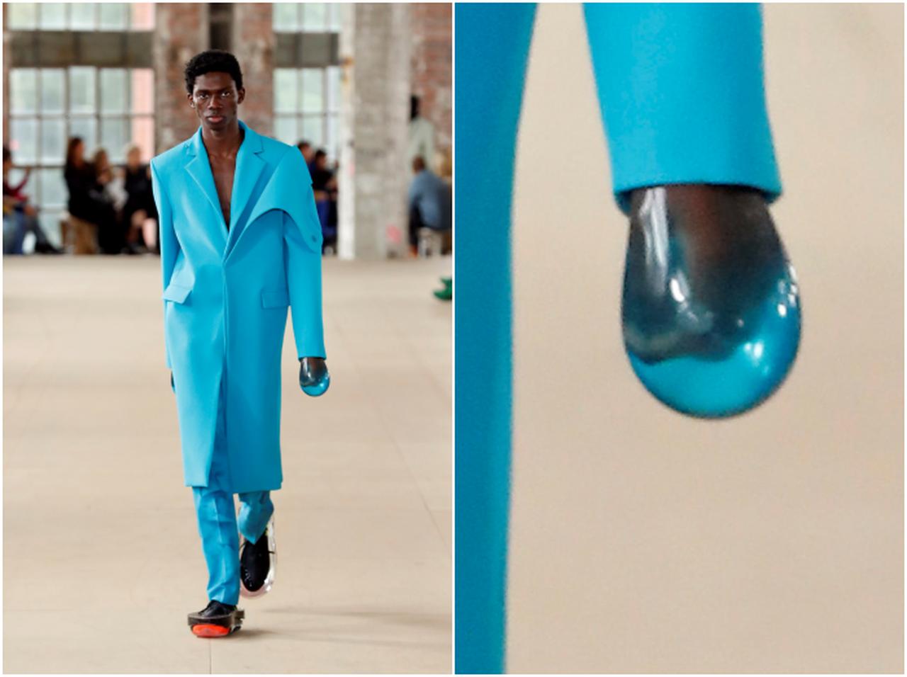 2022年にファッション界で話題になったのは“コンドーム手袋”