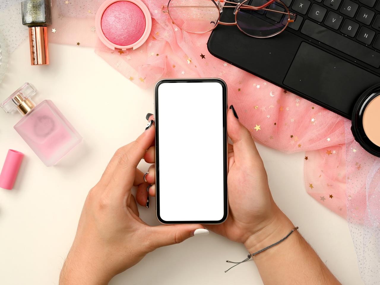 2022年のビューティトレンドを振り返り!今年TikTokで流行ったメイクやスキンケアを総まとめ