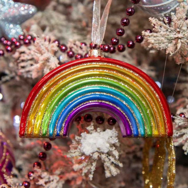 【全訳】職場のLGBTQ差別に沈黙できないと辞職したクリスチャン男性、“自分のLGBTQ支援は無条件”だと宣言