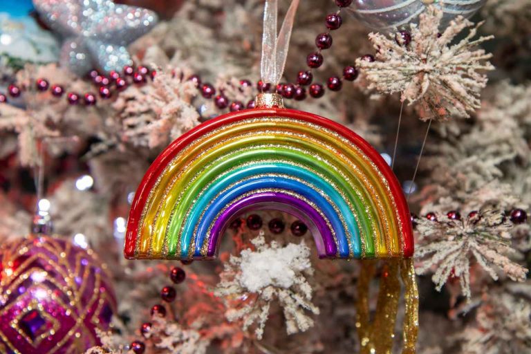 【全訳】職場のLGBTQ差別に沈黙できないと辞職したクリスチャン男性、“自分のLGBTQ支援は無条件”だと宣言