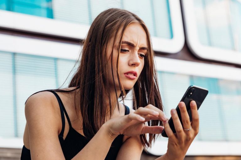 男性に「裸の写真を送って」と言われた女性が返信した「写真」が秀逸すぎる【アーカイブ記事】