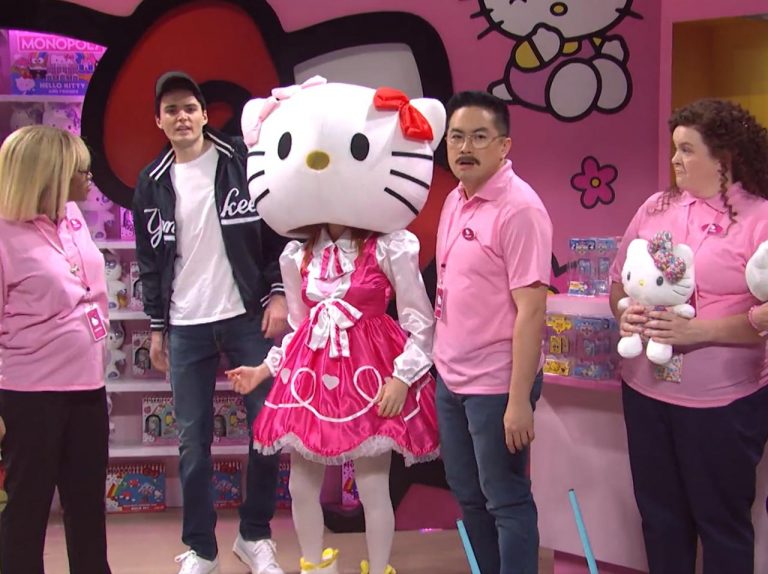 ハローキティが人間だという事実、米人気コメディ番組『SNL』でネタにされる