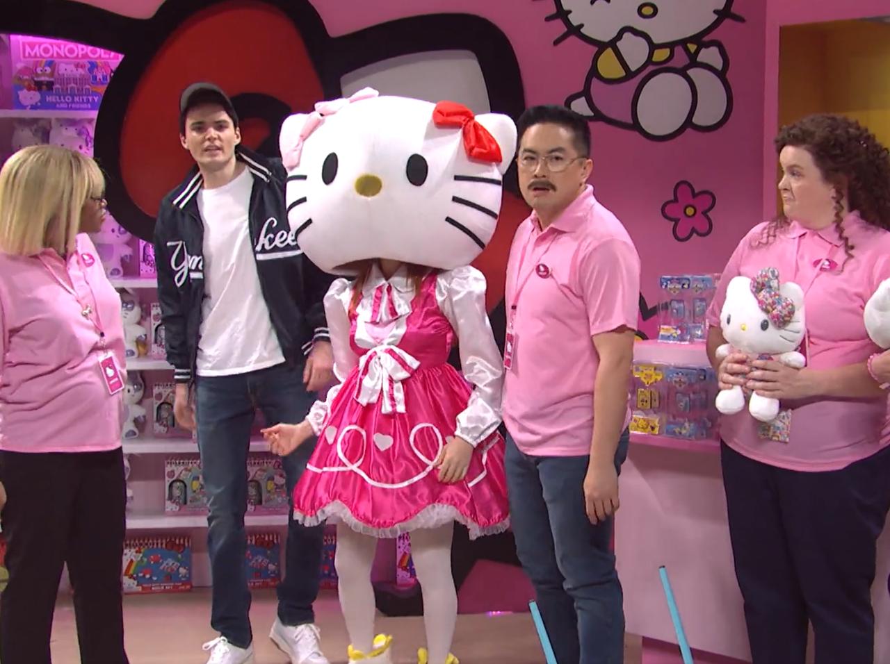 ハローキティが人間だという事実、米人気コメディ番組『SNL』でネタにされる