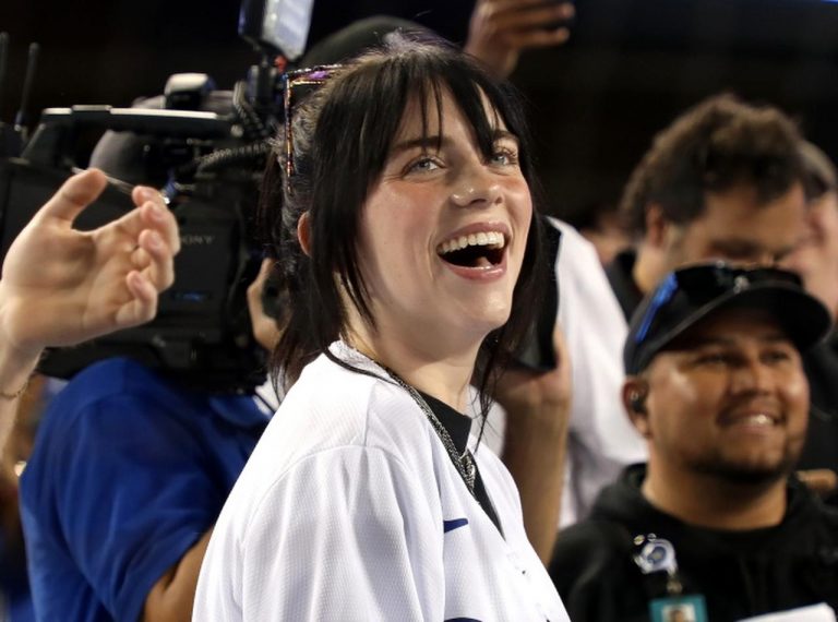 「ビリーらしさが満載」、ビリー・アイリッシュとナイキがコラボしたエアフォース1が発売