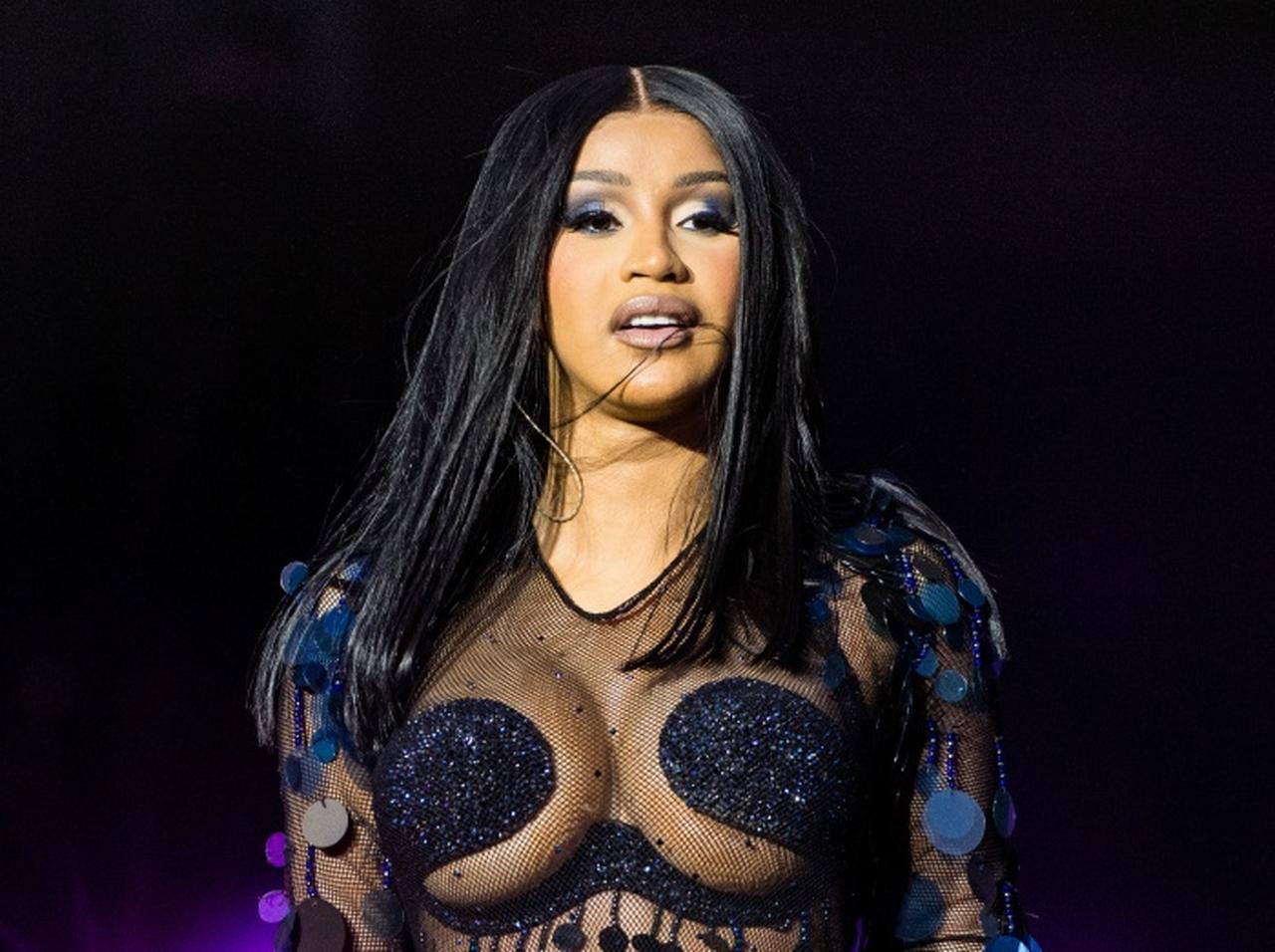 カーディ・B、自身の総資産は「50億円以上」と明かす