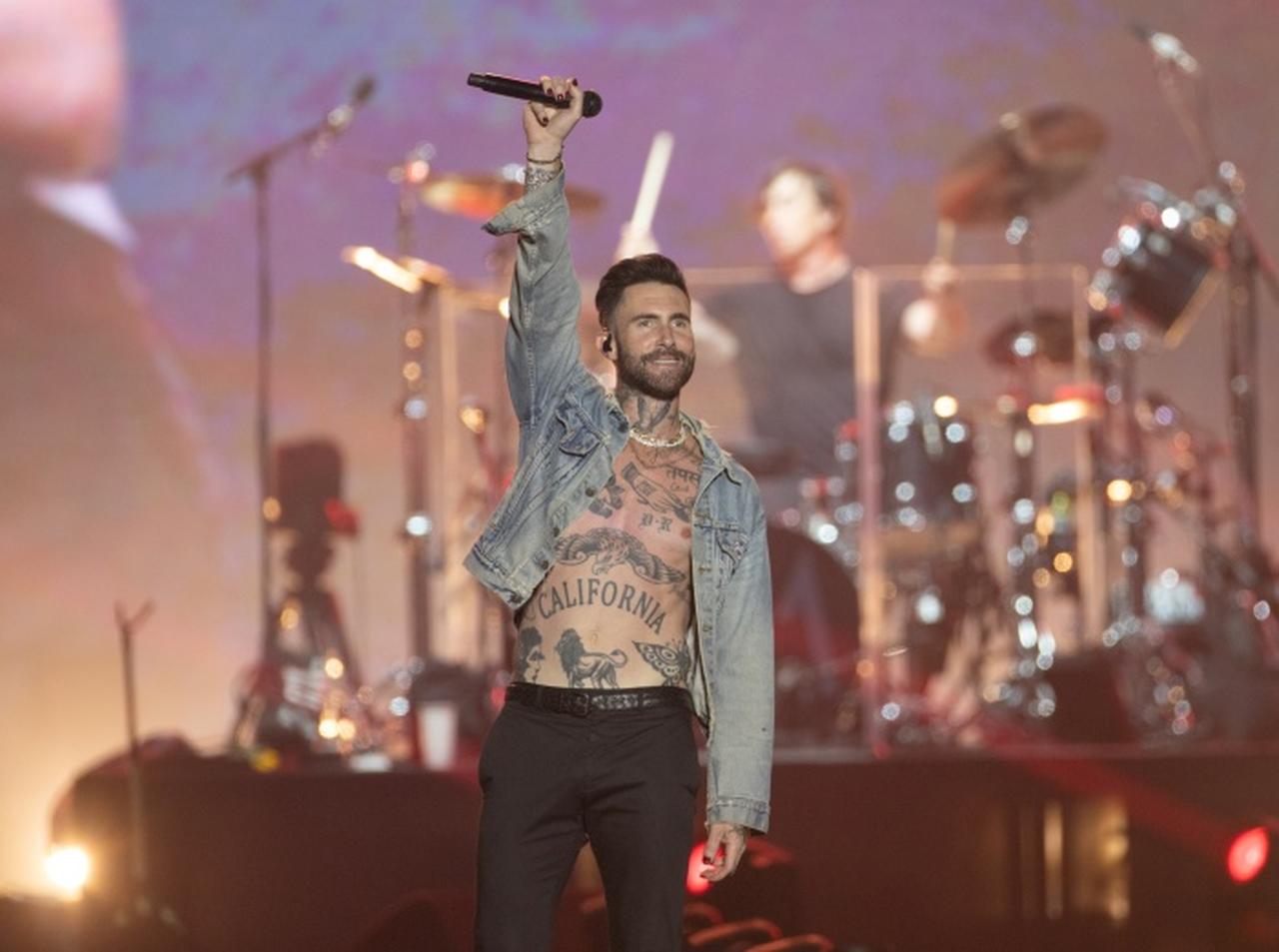 アダム・レヴィーン、「タトゥー中毒」になったきっかけのタトゥーは?