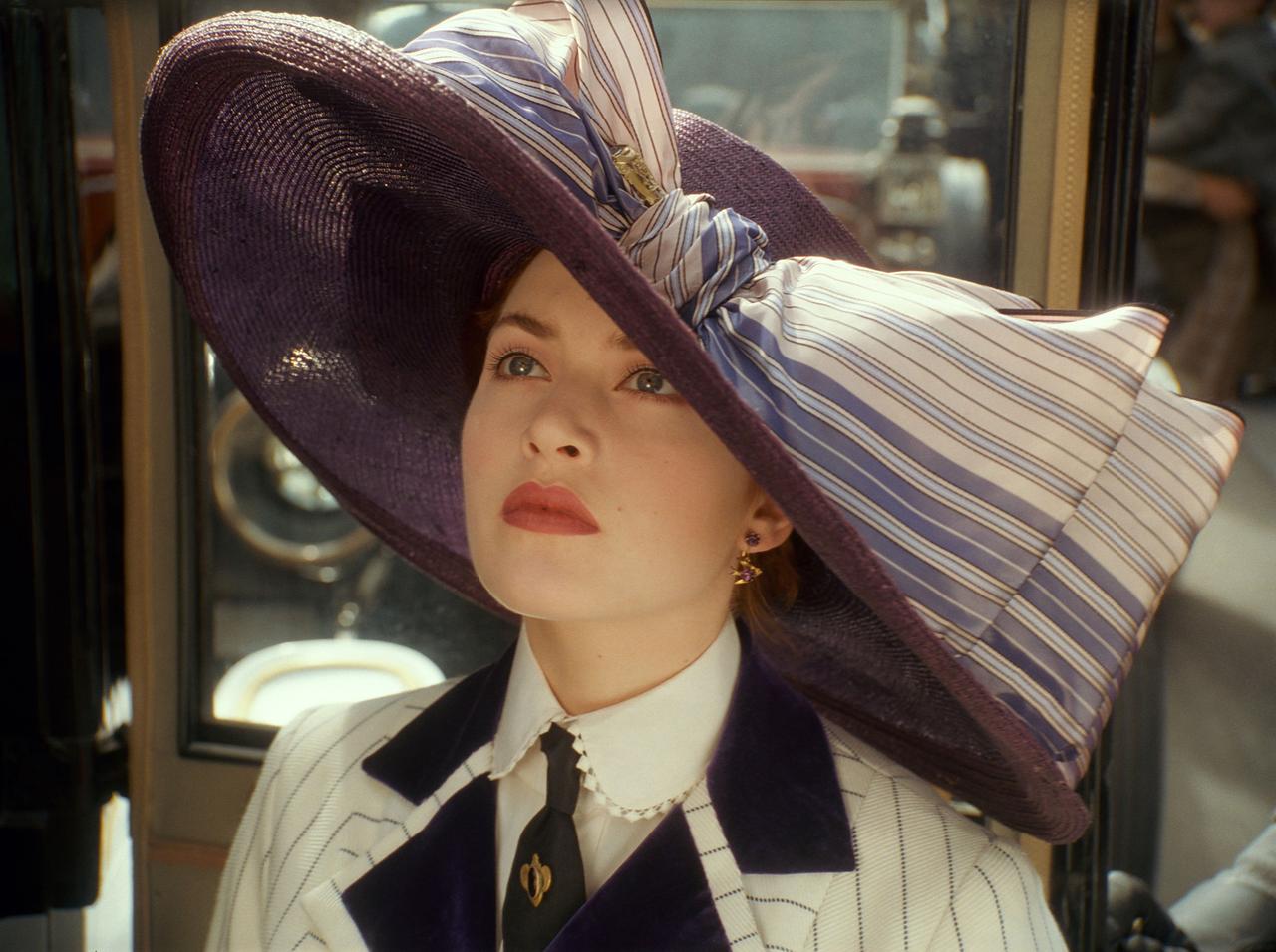 『タイタニック』で女性キャスト達が「正しく呼吸できなかった」理由、想像するだけで苦しい…