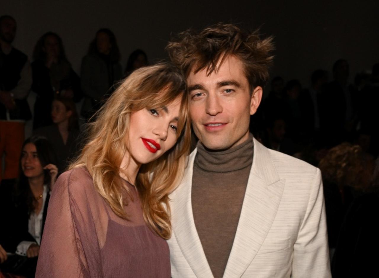 ロバート・パティンソン、交際4年のスキ・ウォーターハウスとついにレカペデビュー