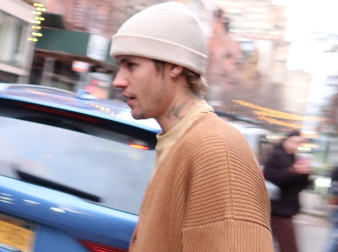 260億円で楽曲を売却!ジャスティン・ビーバーがレコーディングスタジオから出てくるところをキャッチ