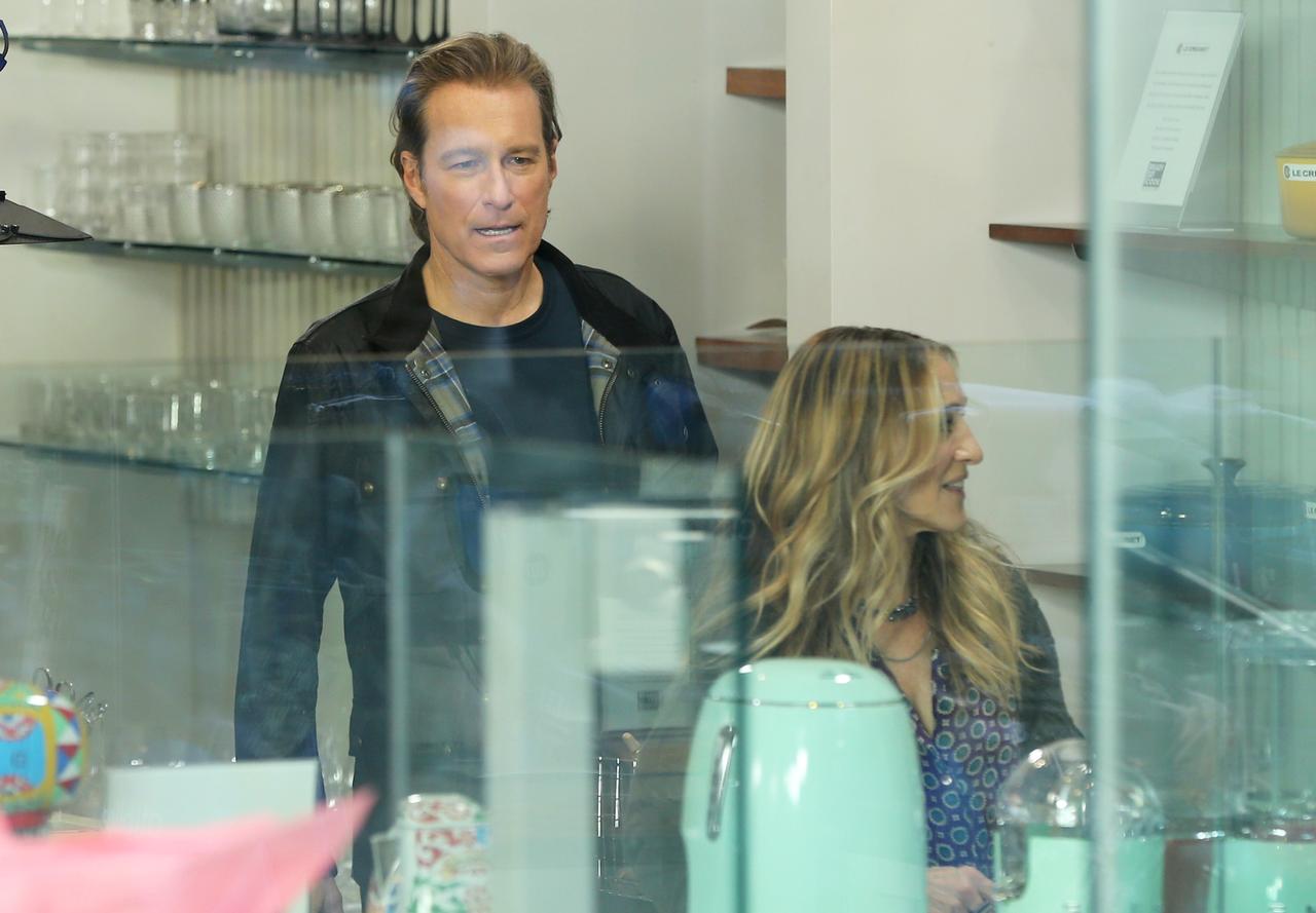 キャリーとエイダンが買い物デート、『セックス・アンド・ザ・シティ』続編