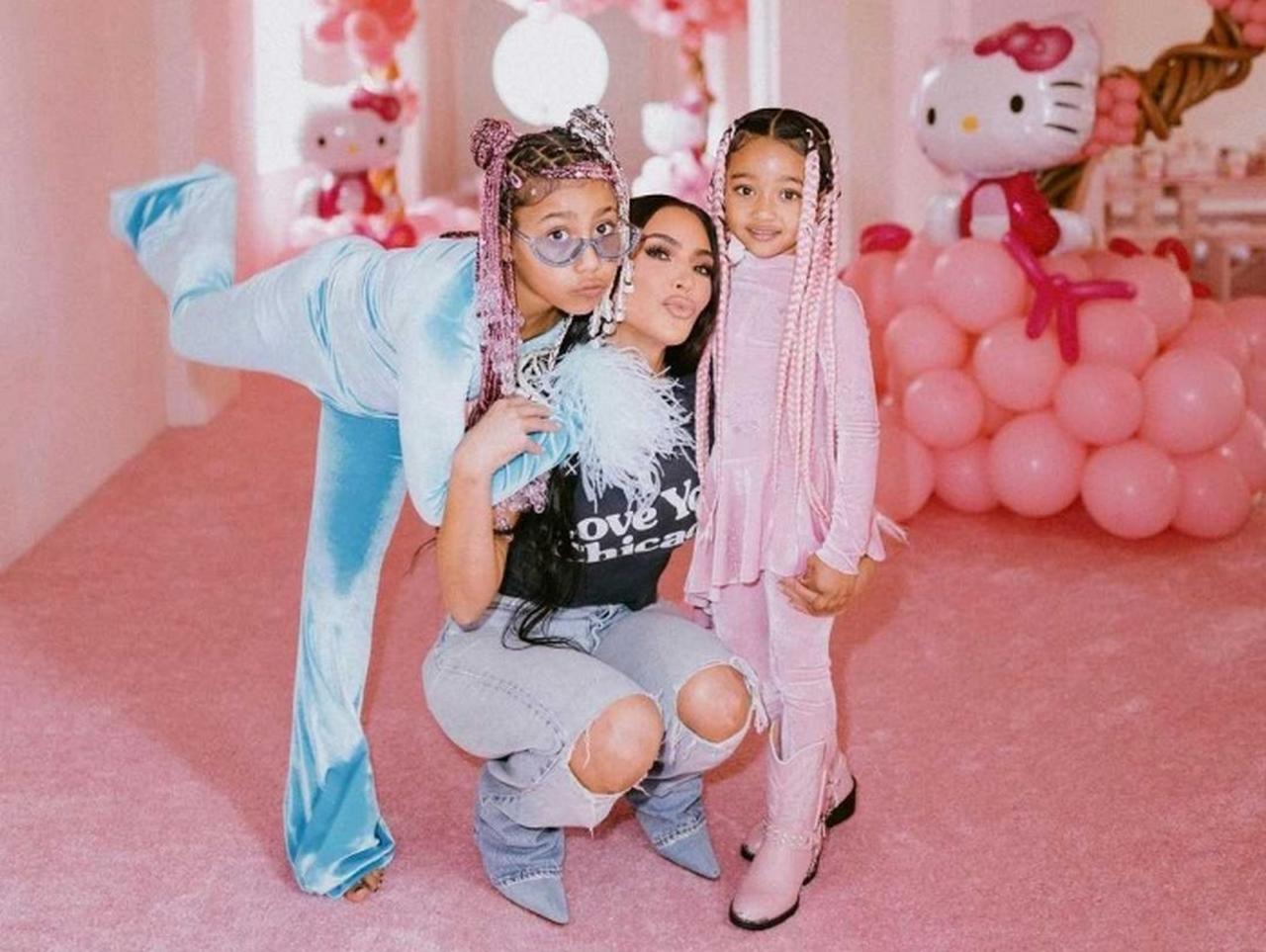 キム・カーダシアン、珍しく子どもにおさがりを着させる!6年前を大切に保管