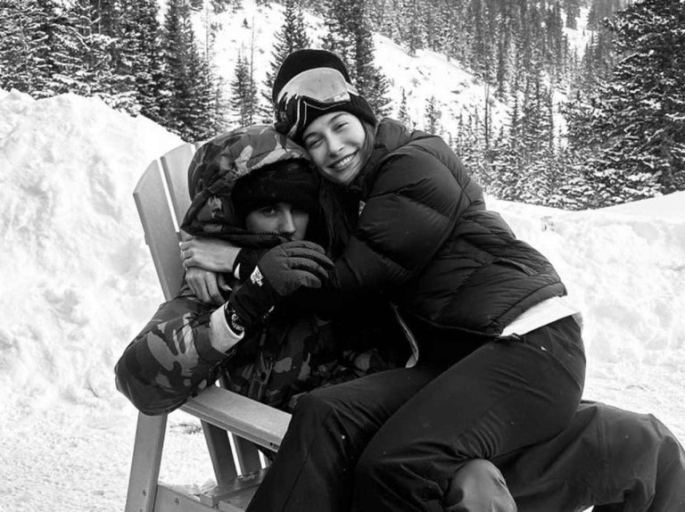 ジャスティン・ビーバー、高級スキーリゾートで新年を迎える【写真あり】