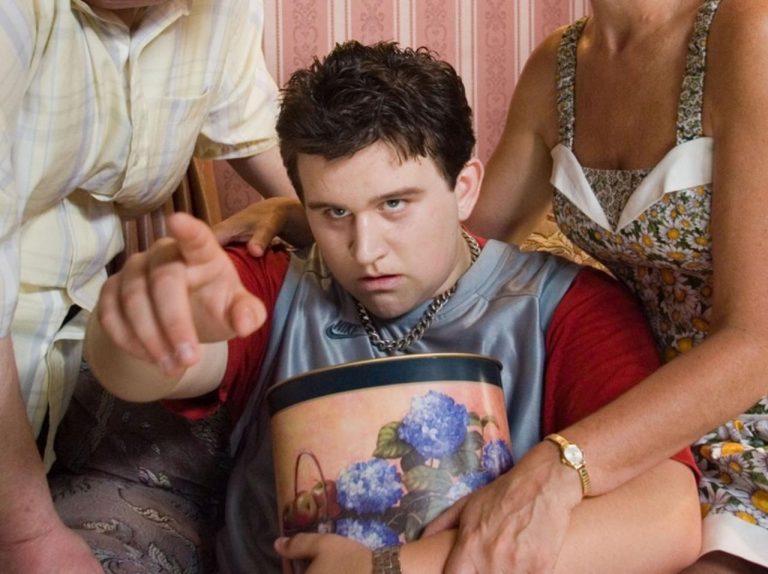 『ハリー・ポッター』ダドリー役、原作者の炎上騒動に意見