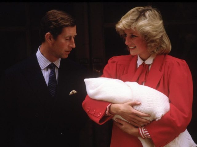 ヘンリー王子が生まれたときにチャールズ国王がダイアナ元妃に放った「言葉」に胸が締めつけられる