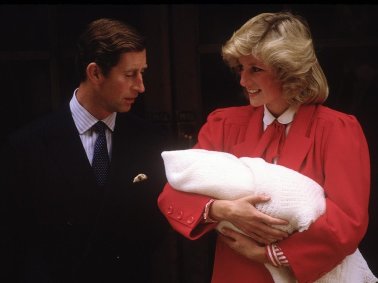 ヘンリー王子が生まれたときにチャールズ国王がダイアナ元妃に放った「言葉」に胸が締めつけられる