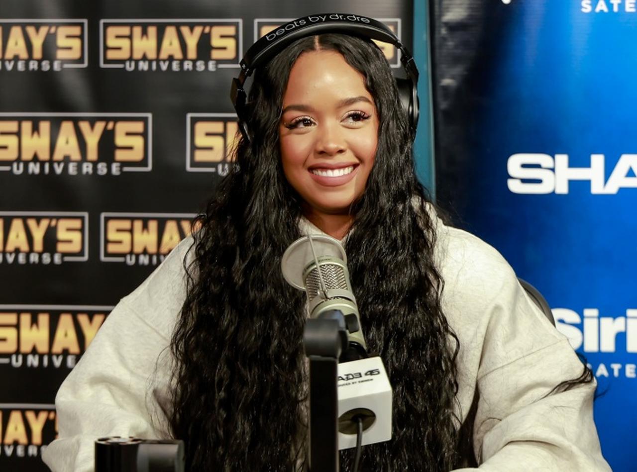 『美女と野獣』ベル役が極秘来日中に“あつ森”ネイル