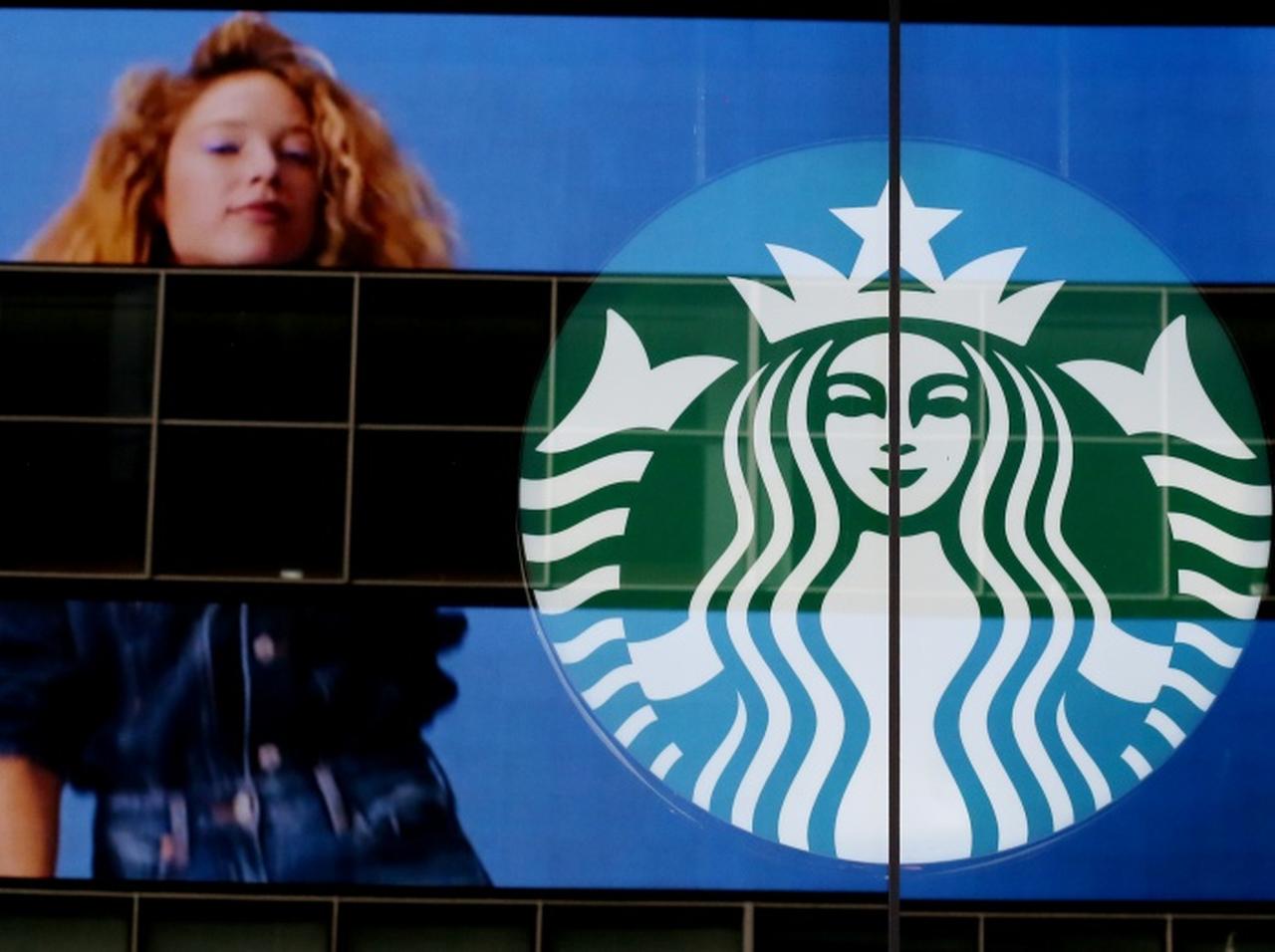 スターバックス、女性客が「服装」を理由に店から追い出される