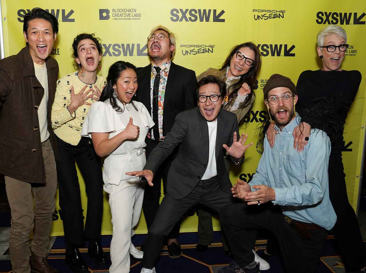 『エブエブ』ジョイ役の母親が「映画を見た感想」に涙が止まらない