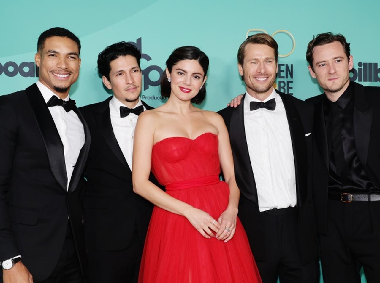 『トップガン マーヴェリック』のキャストが再会、トム・クルーズやビーチシーンの話で盛り上がる【ゴールデン・グローブ賞】