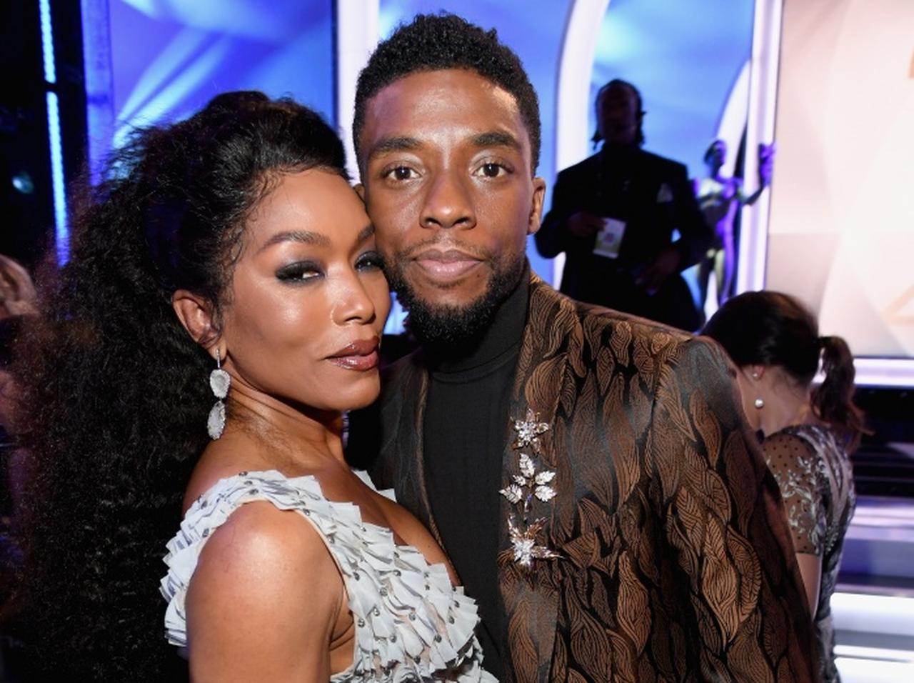 『ブラックパンサー』ティ・チャラの母役アンジェラ・バセットが“亡き息子”チャドウィック・ボーズマンを称える【ゴールデン・グローブ賞】