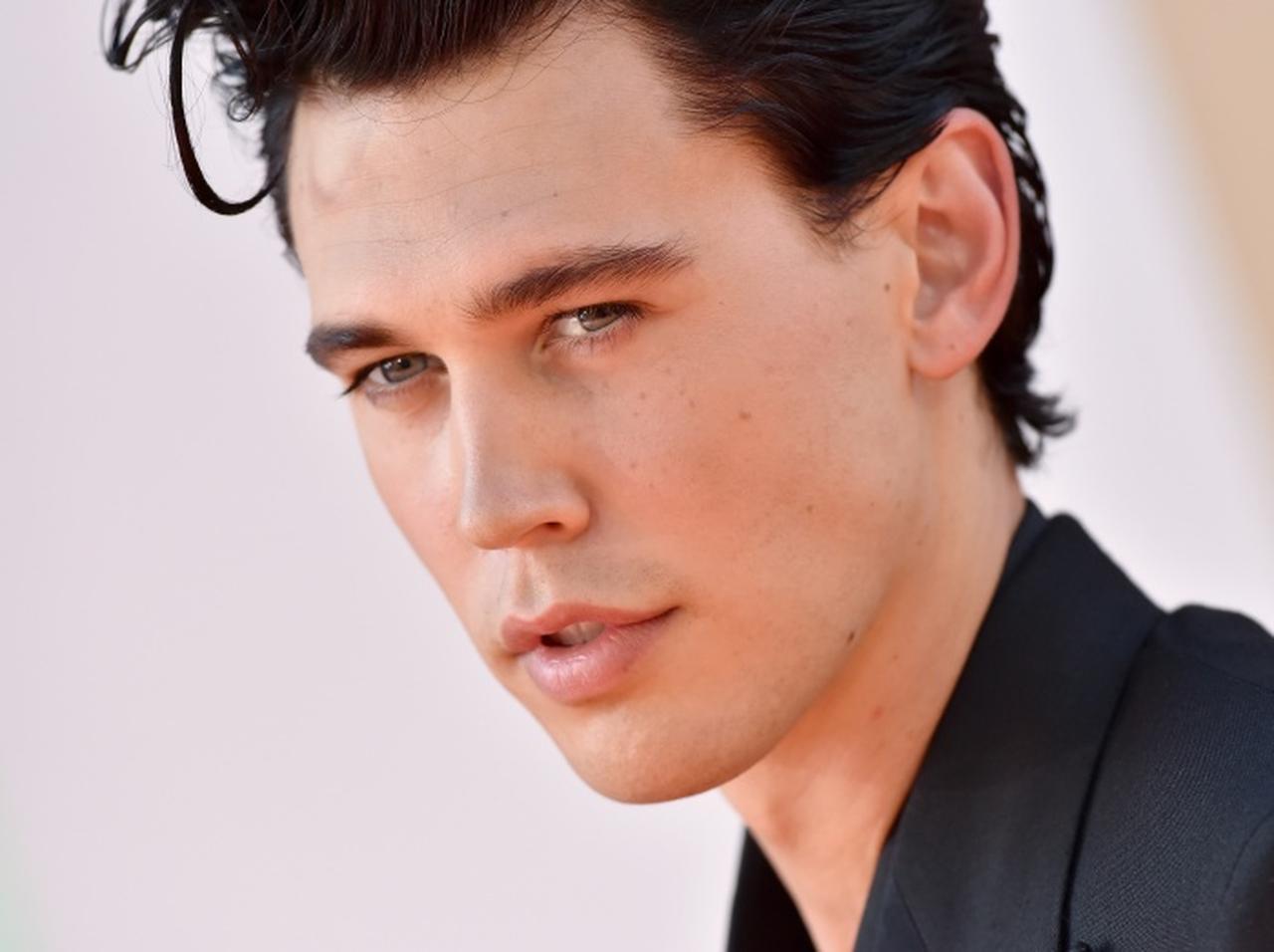 オースティン・バトラーにエルヴィス・プレスリー役を勧めた「友人」の『正体』にザワつく