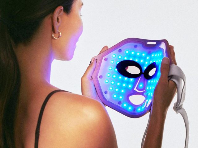 セレブ愛用の美顔器ブランドから待望の「LEDマスク」が登場！SNS絶賛で早くも売り切れ