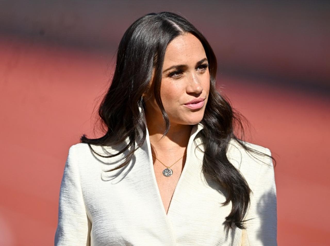 メーガン妃、ロイヤルファミリーの某メンバーを「エリザベス女王の助手」と間違える