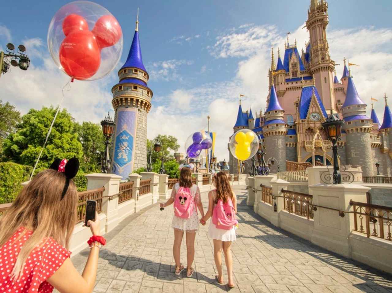 ディズニーランド、ゲストが堂々とルールを破ってキャストにつまみ出される