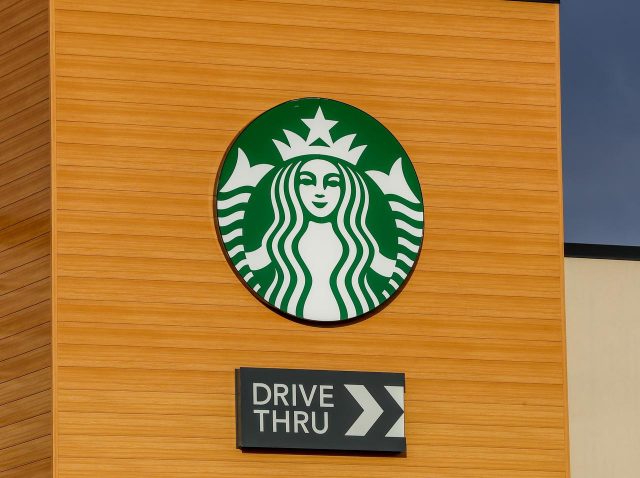 米スターバックスのフラペチーノに「ガラス片」が混入、“回数された本数”が大量…