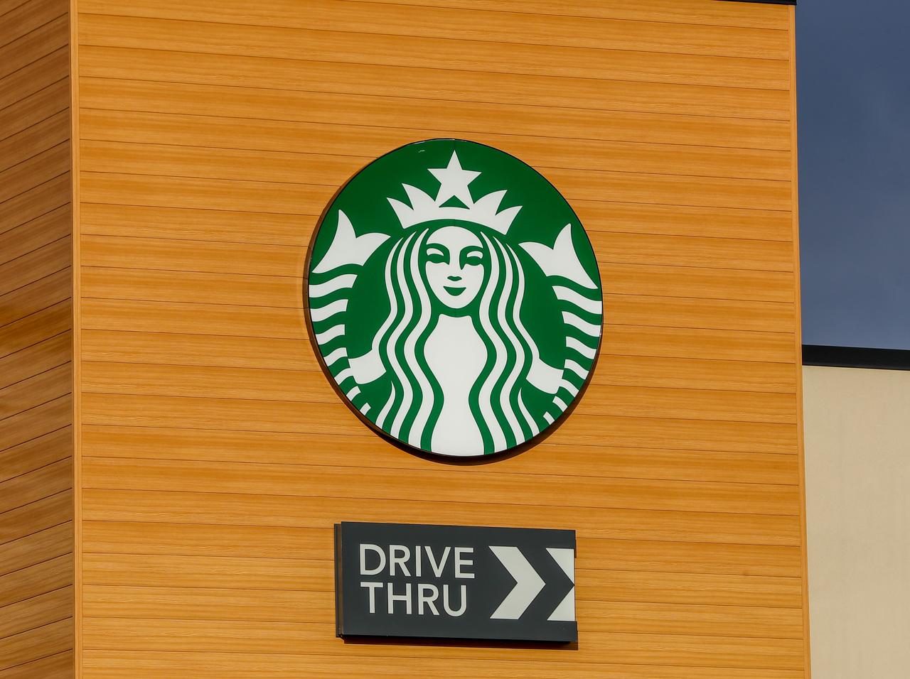 米スターバックスのフラペチーノに「ガラス片」が混入、“回数された本数”が大量…