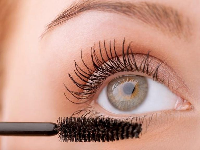 美容のプロも絶賛！本当におすすめの「まつげ美容液」5選