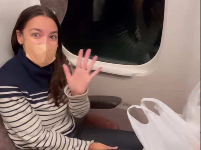 日本で感激したのはやっぱり…、『ザ・ボーイズ』ヴィクトリアのモデルとなった政治家AOC が来日