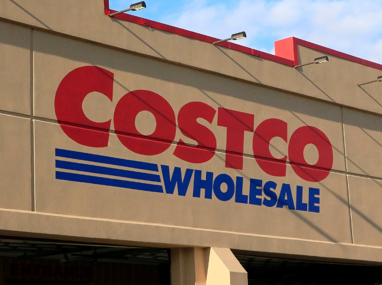 コストコの「試食品だけ」の“ディナー”、食事風景が760万回再生の人気に