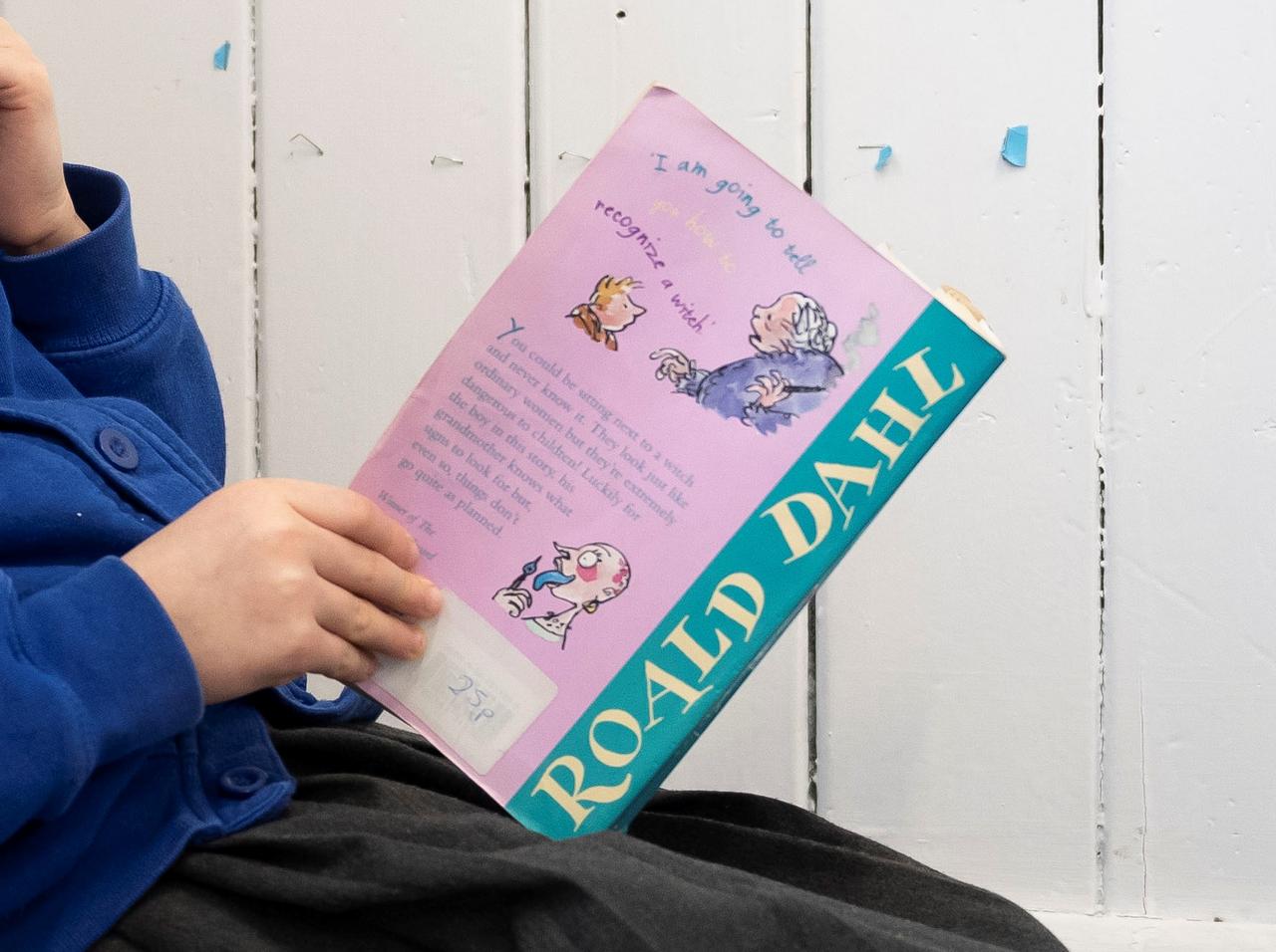 『チャーリーとチョコレート工場』オーガストは「大きく太った」→「大きい」に、ロアルド・ダール作品の“表現”が変更で批判