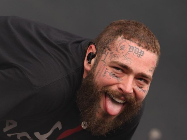 ポスト・マローン、「顔面タトゥー」を理由にバーの入店を拒否される