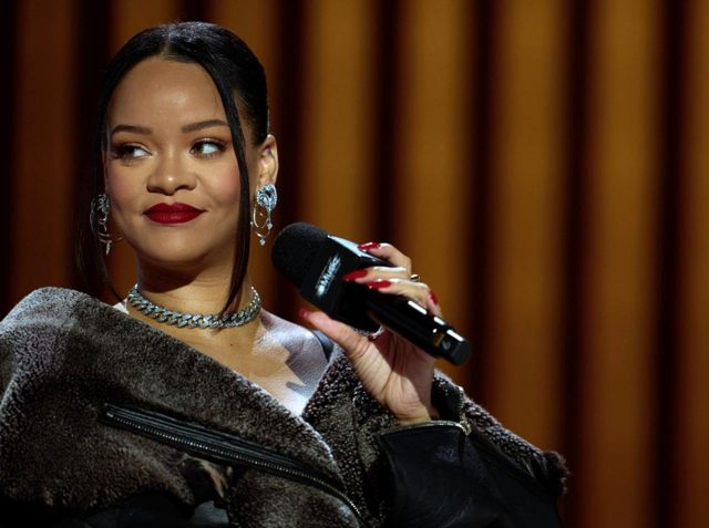 自分の歴史を13分に詰め込む予定！ リアーナ、スーパーボウルのハーフタイムショー