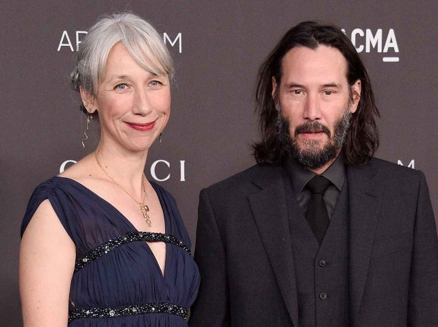 キアヌ・リーブスの恋人、バレンタインデーに「大きな愛」を見せる