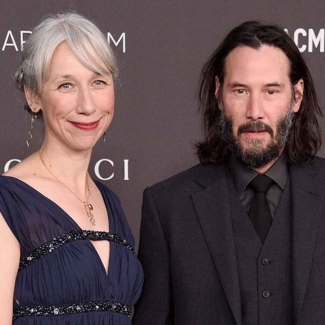 キアヌ・リーブスの恋人、バレンタインデーに「大きな愛」を見せる
