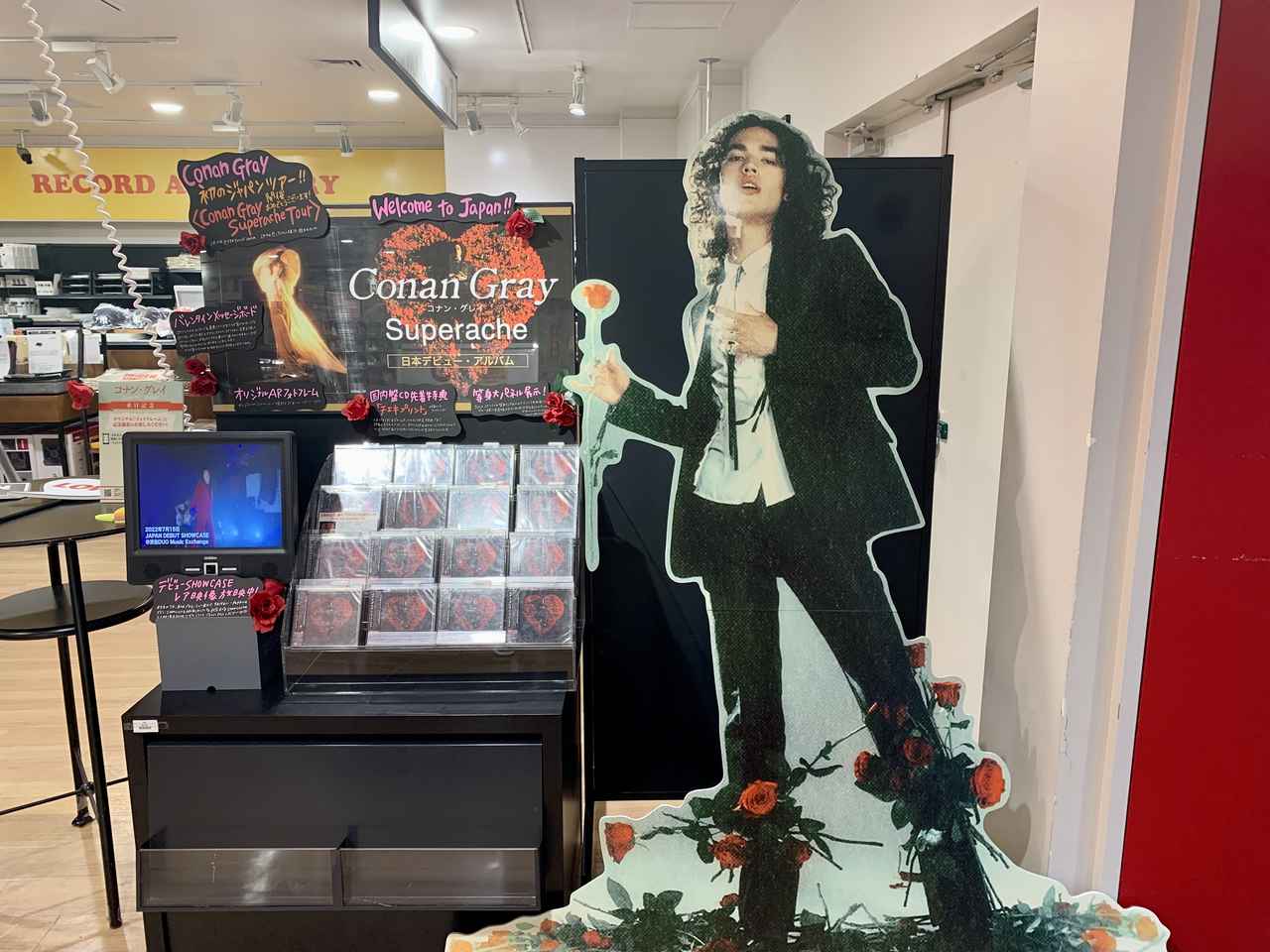 コナン・グレイのパネル展に行ったら来日公演が待ち遠しくなった【レポート】