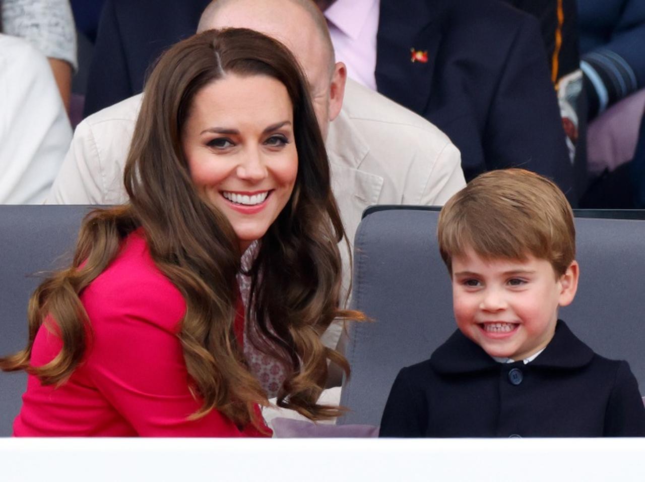 キャサリン妃の“幼少期の姿”が息子のルイ王子に「そっくり」と話題