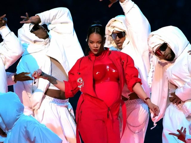 【写真特集】12曲を凝縮！リアーナのハーフタイムショーが圧巻すぎた