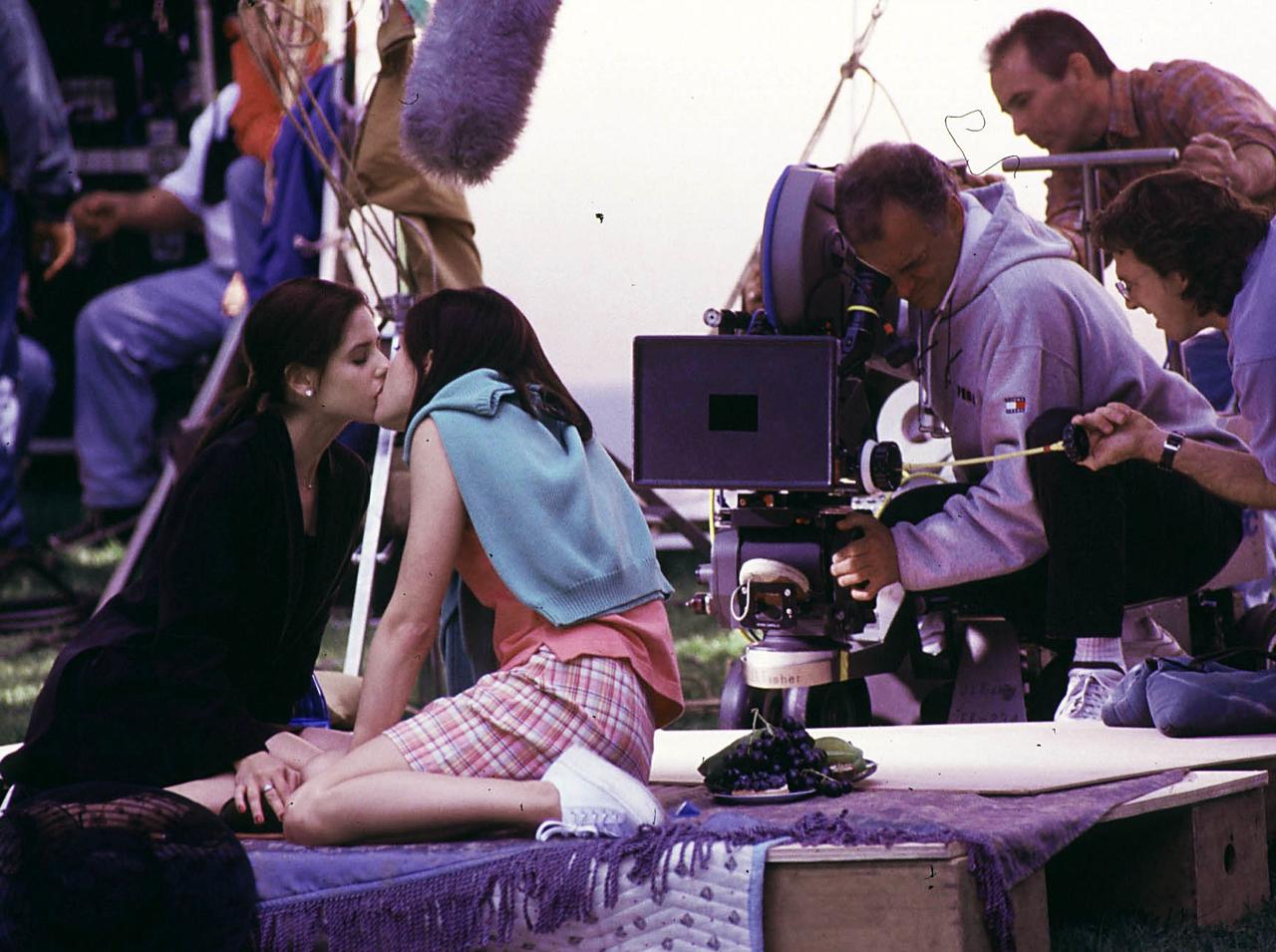 キスシーンの撮影って“何人に”見られてる?ベストキス賞俳優の思い出が恥ずかしい…!