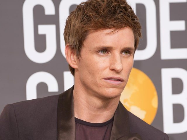 エディ・レッドメイン、『リリーのすべて』批判を受けてトランス俳優たちに演劇学校で学んでいた