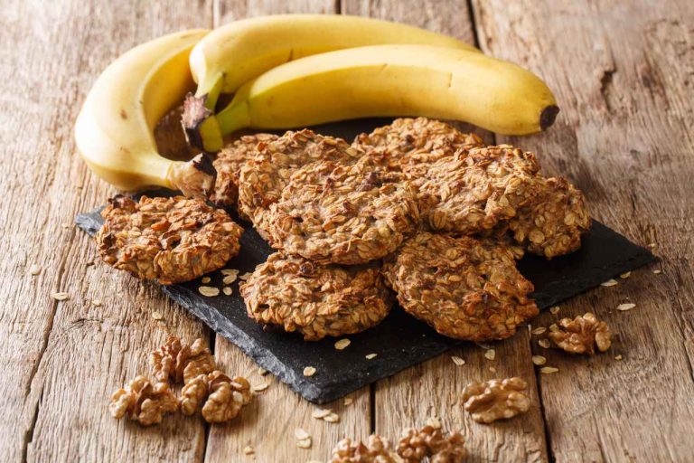 オートミールを混ぜて焼くだけ!美味しいバナナクッキーのレシピ