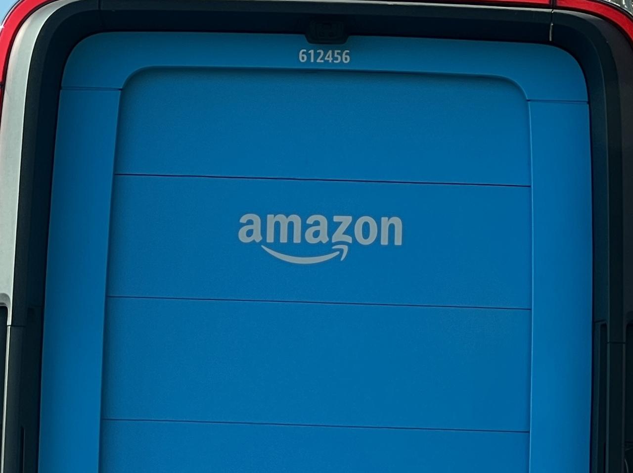 アマゾンから“小学生”の元に贈られてきたプレゼント、「中に入っていたもの」に冷や汗