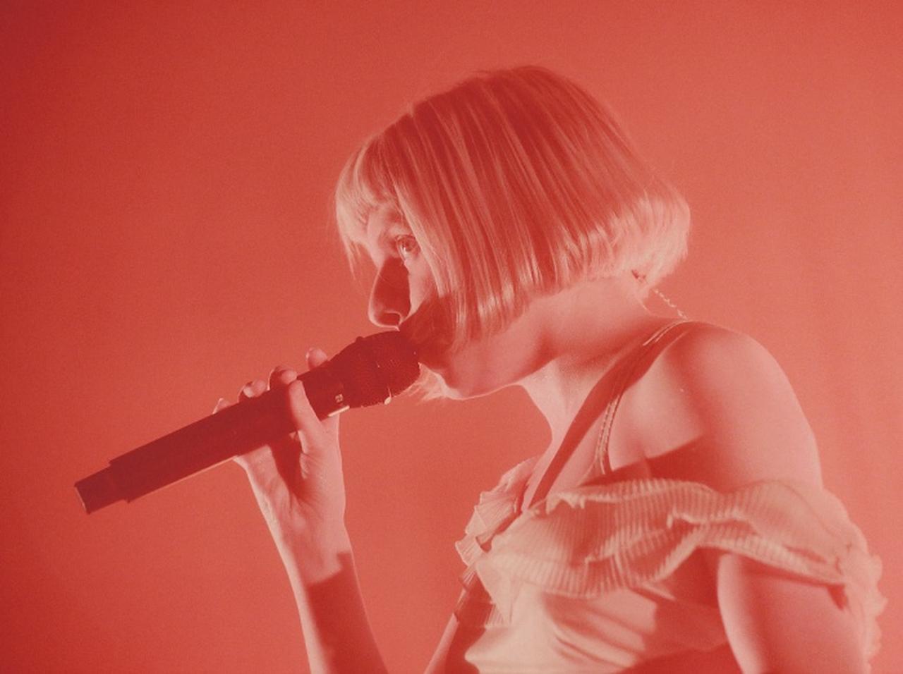 「あなたたちはそのままで完璧」オーロラが日本語で何度も伝えてくれた愛【ライブレポ】