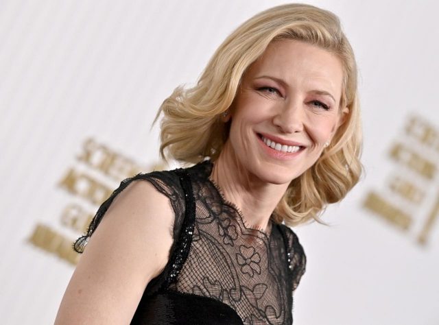 ケイト・ブランシェット、2度着用したドレスを大胆リメイクしてアワードへ