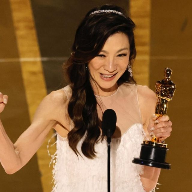 『エブエブ』ミシェル・ヨーがアカデミー主演女優賞を受賞、アジア系の若者に「夢は叶う」とエール【スピーチ全訳】