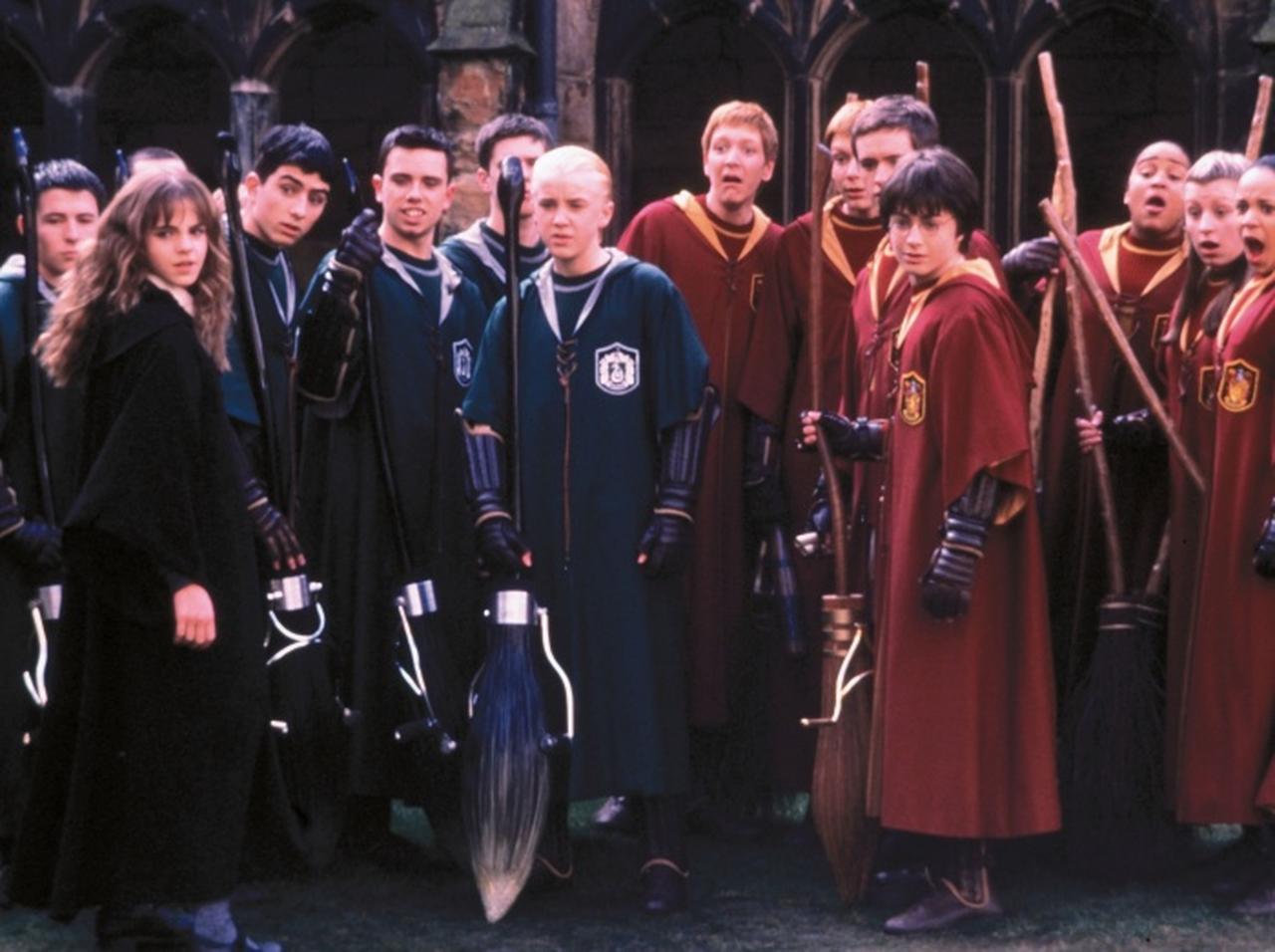 『ハリポタ』エキストラ俳優が入る寮はどう決まる？「組分け方法」が現実的すぎた